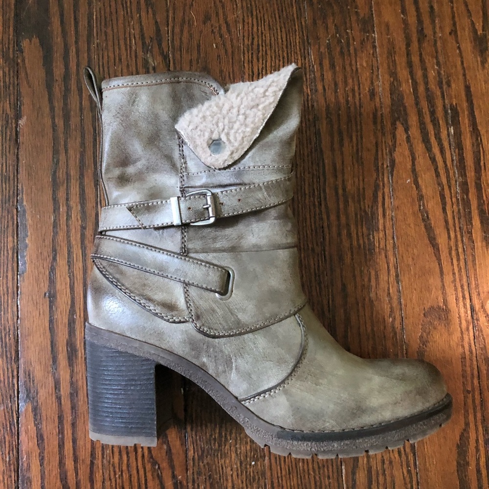 REBELS | Grey bootie | Size 9